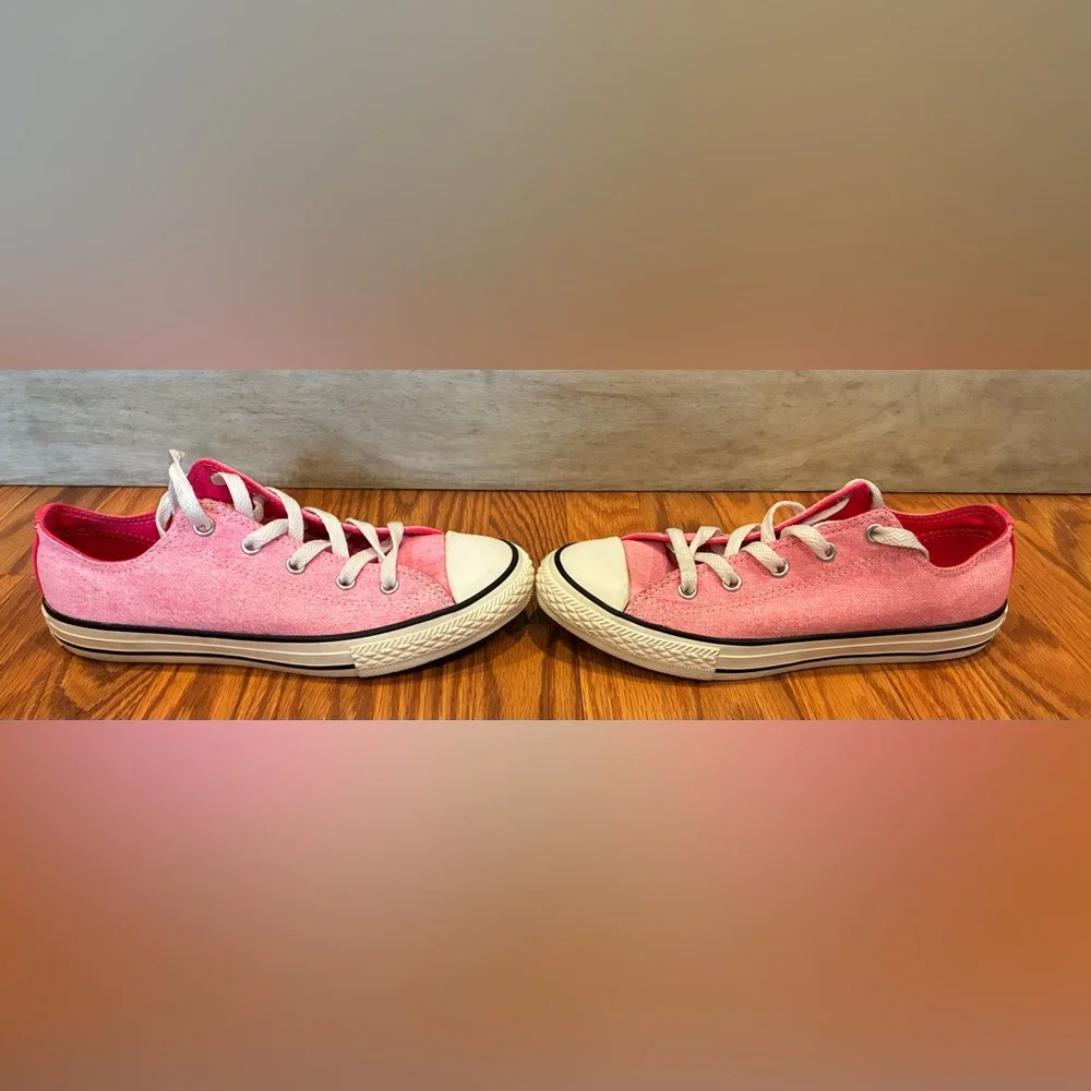 Converse Chuck Taylor All Star Pink Low Top Sneakers Youth Size 3 Canvas Lace Up